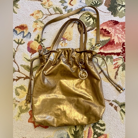 MICHAEL Michael Kors gold bucket tote bag - Picture 1 of 6
